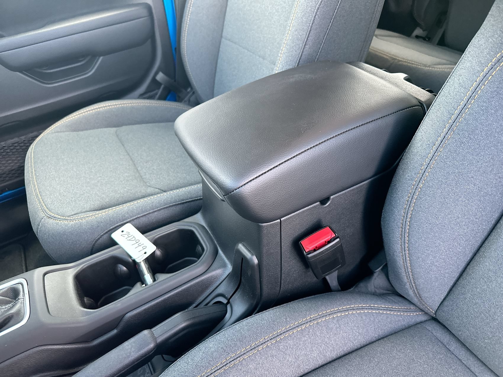 New 2024 Hydro Blue Pearlcoat Jeep Sport S image 20