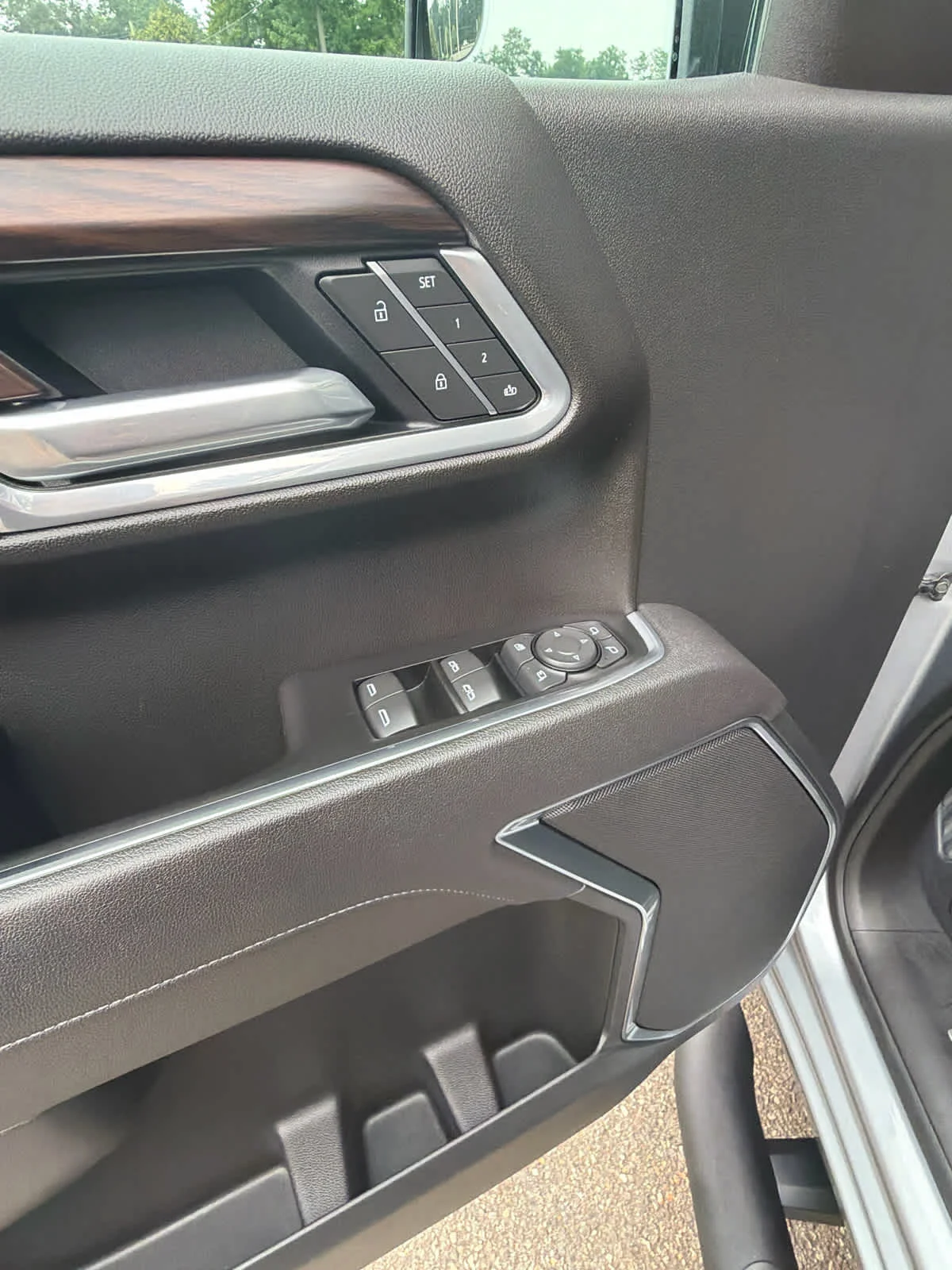 Used 2025 Sterling Metallic GMC SLT image 18