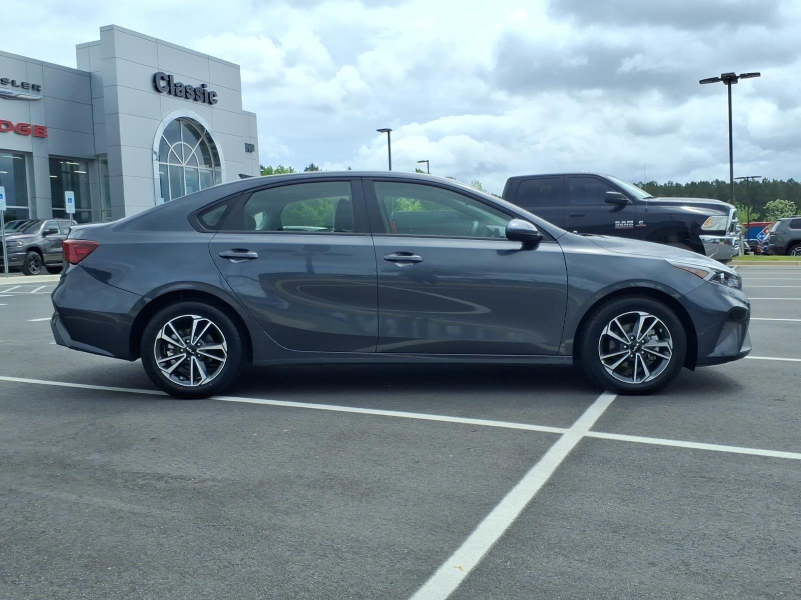 Used 2024 Gravity Gray Kia LXS image 9