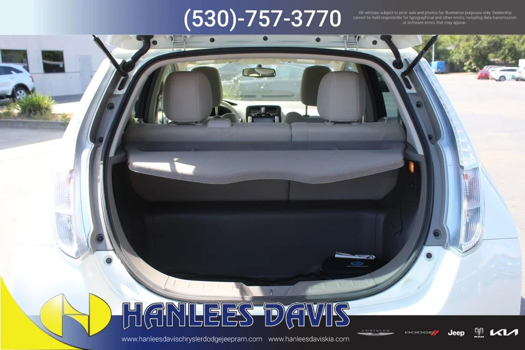 Used 2012 White Nissan SV image 10