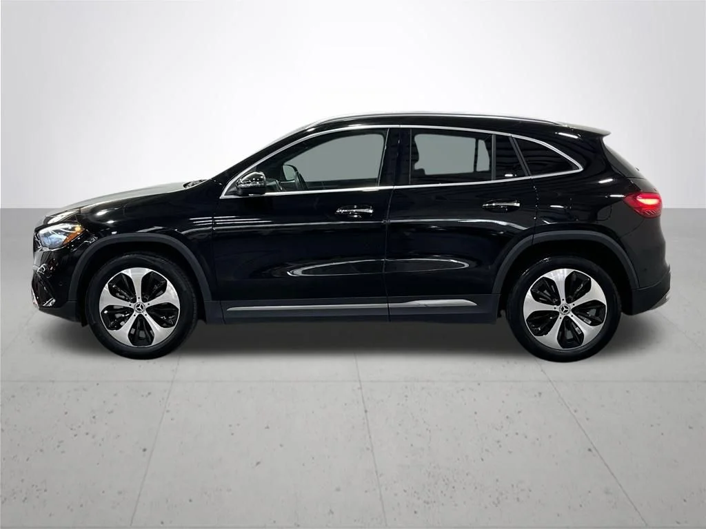 Used 2025 Black Mercedes-Benz GLA 250 image 15