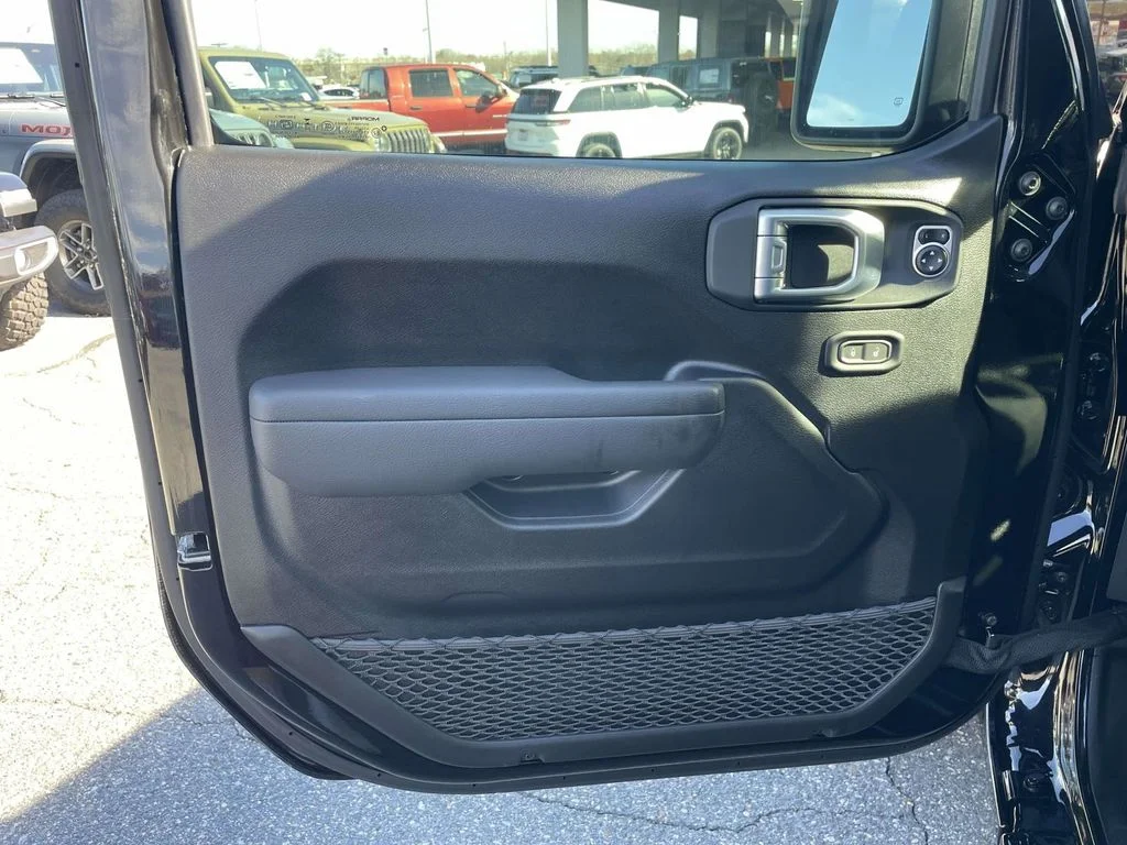 New 2026 Black Clear-Coat Exterior Paint Jeep Sport S image 23
