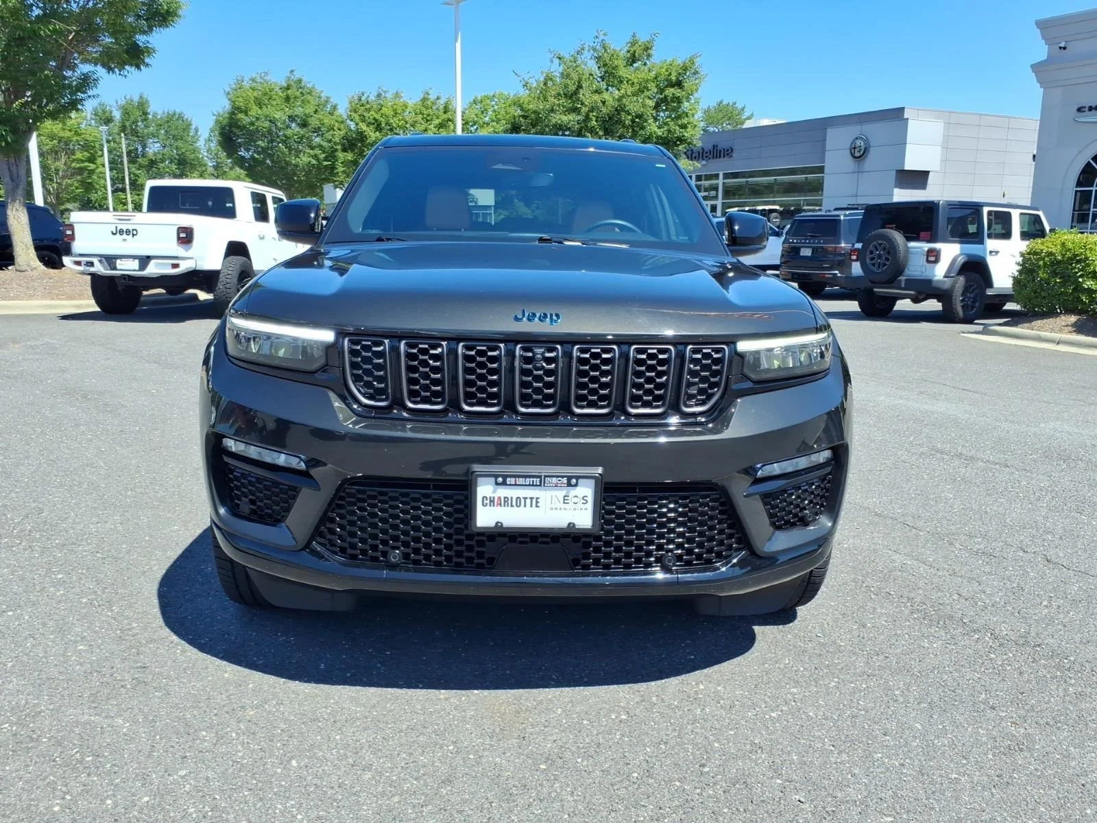 Used 2023 Rocky Mountain Pearlcoat Jeep Summit image 15