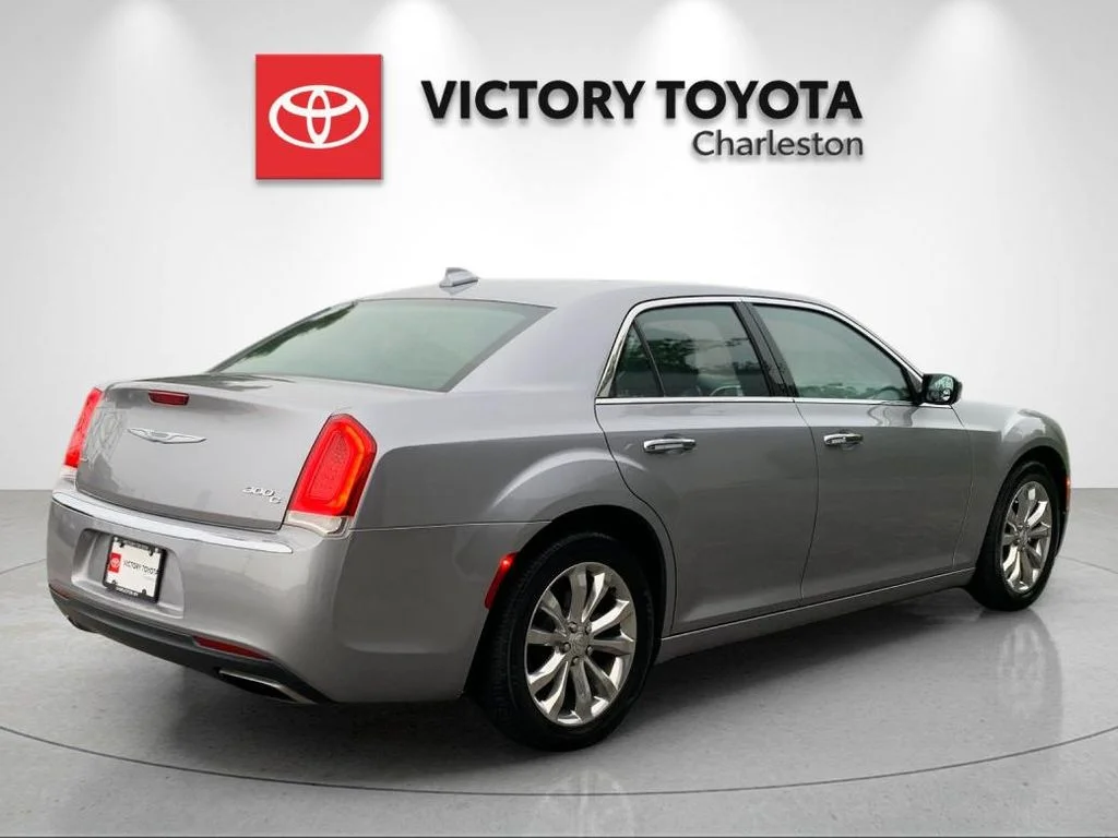 Used 2017 Silver Chrysler C image 7