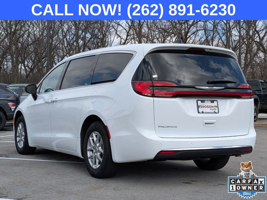 Used 2024 White Chrysler Touring L image 5