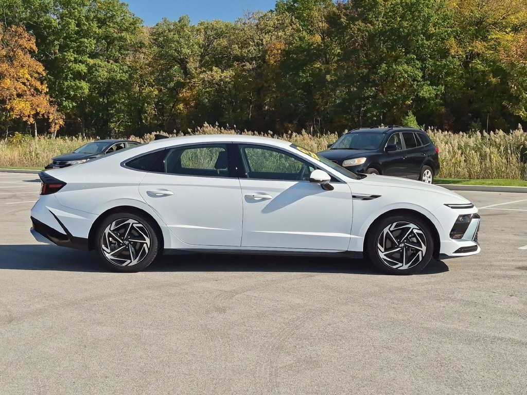 Certified Used 2026 White Hyundai SEL Sport image 9