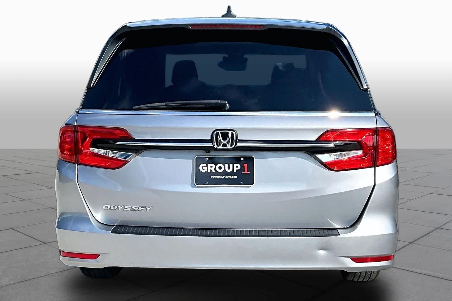 Certified Used 2024 Lunar Silver Metallic Honda EX-L image 5