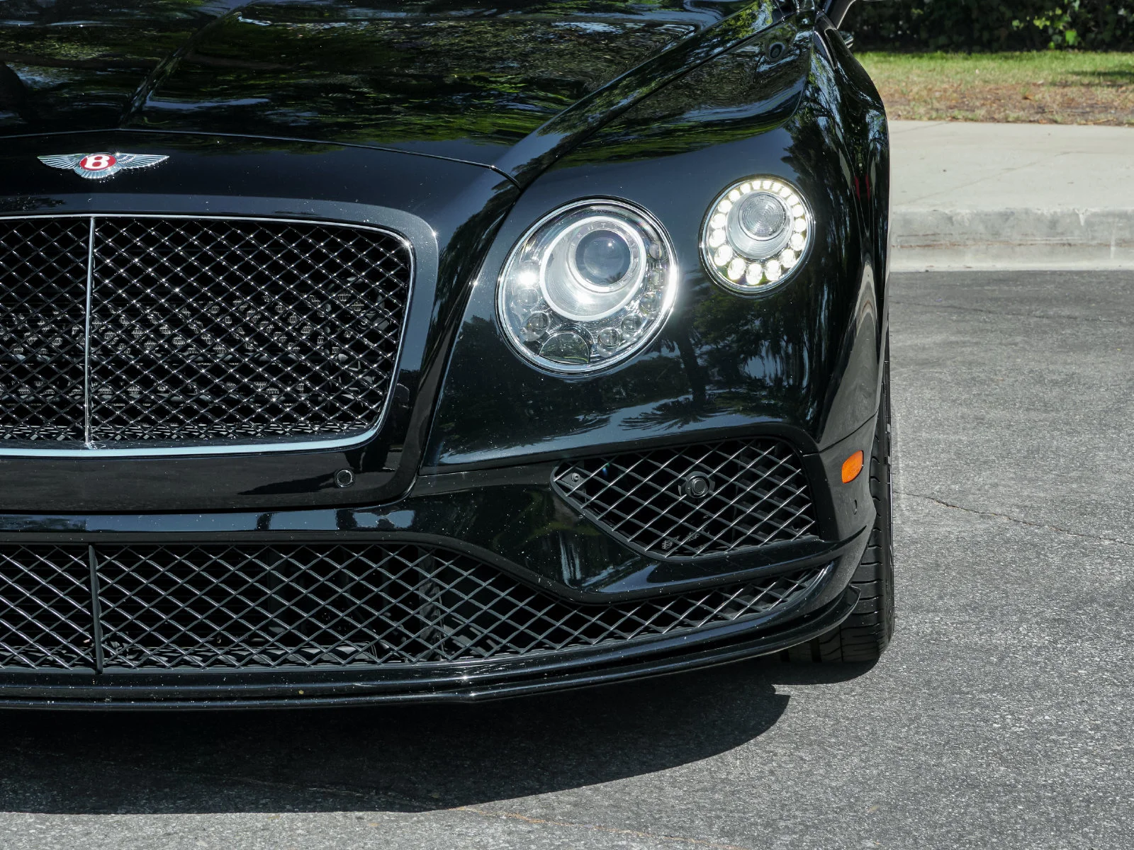 Certified Used 2017 Black Crystal Metallic Bentley V8 S image 28