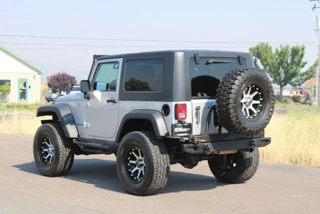 Used 2007 Silver Jeep Rubicon image 4