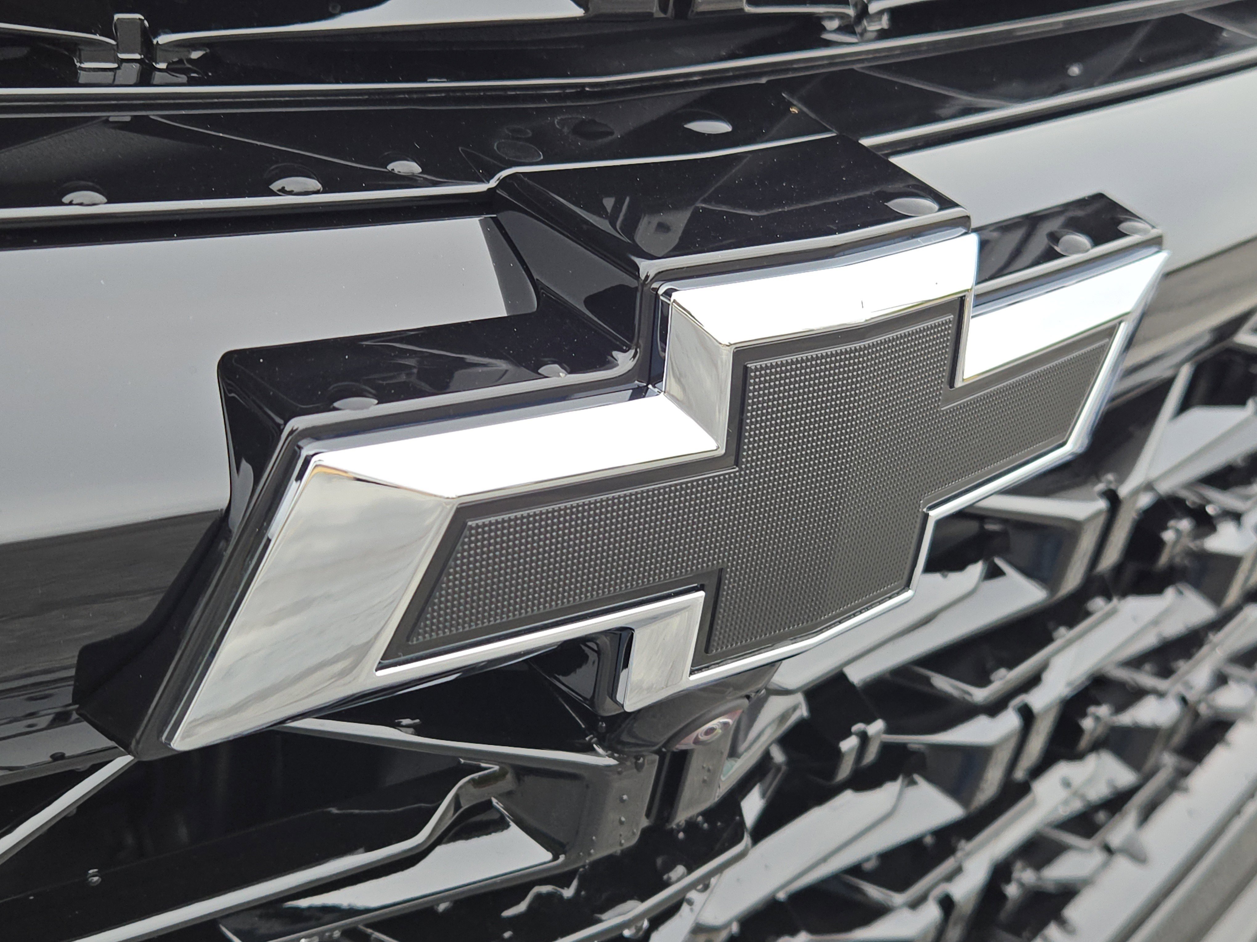New 2026 Polar White Tricoat Chevrolet RS image 24