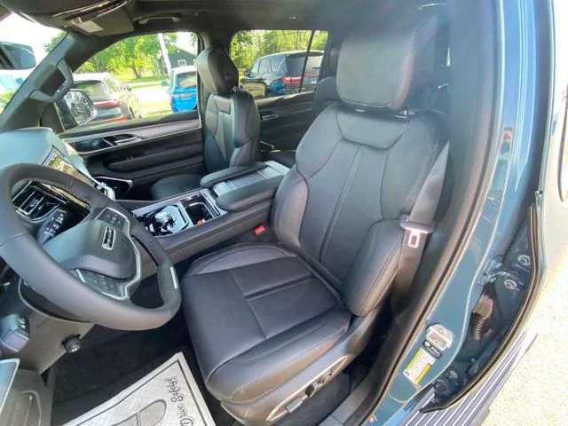 New 2026 Steel Blue Exterior Paint Jeep Limited Altitude image 9