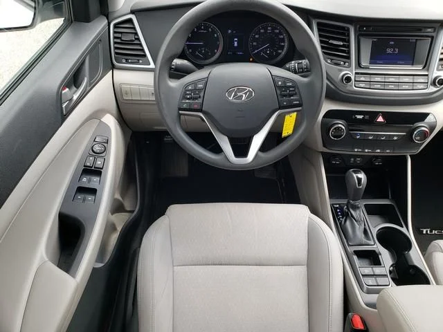 Used 2018 White Hyundai SE image 15