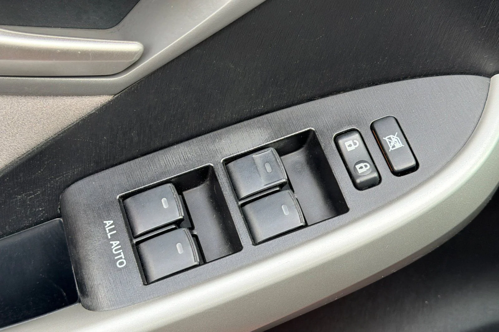 Used 2015 Red Toyota Two image 14