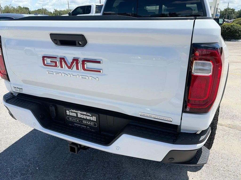 New 2026 Summit White GMC Elevation image 31