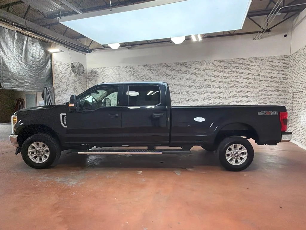 Used 2019 Black Metallic Ford XLT image 4