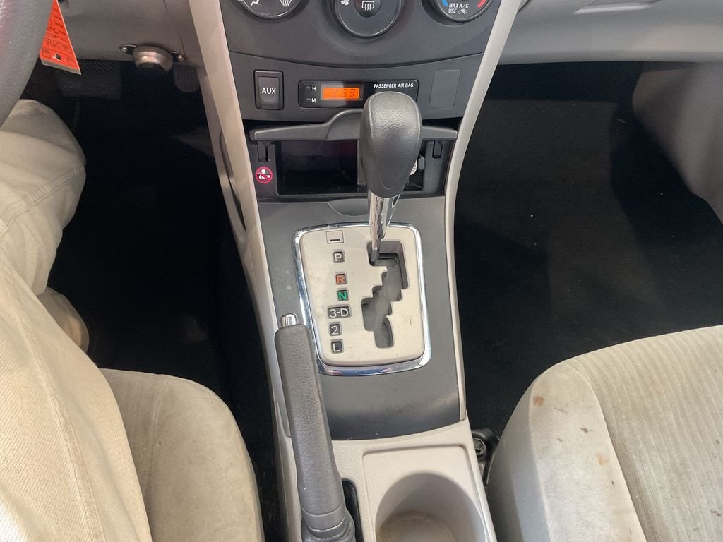 Used 2010  Toyota LE image 17
