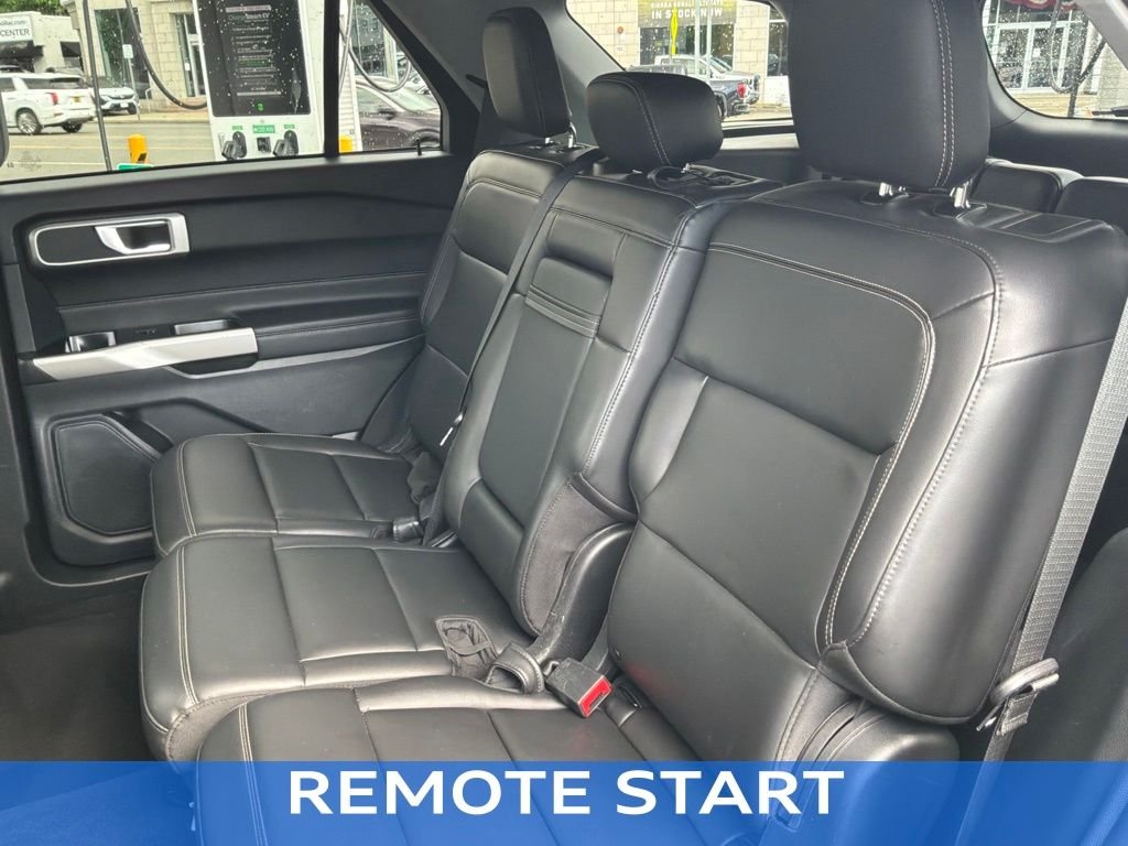 Used 2023 Agate Black Metallic Ford XLT image 16