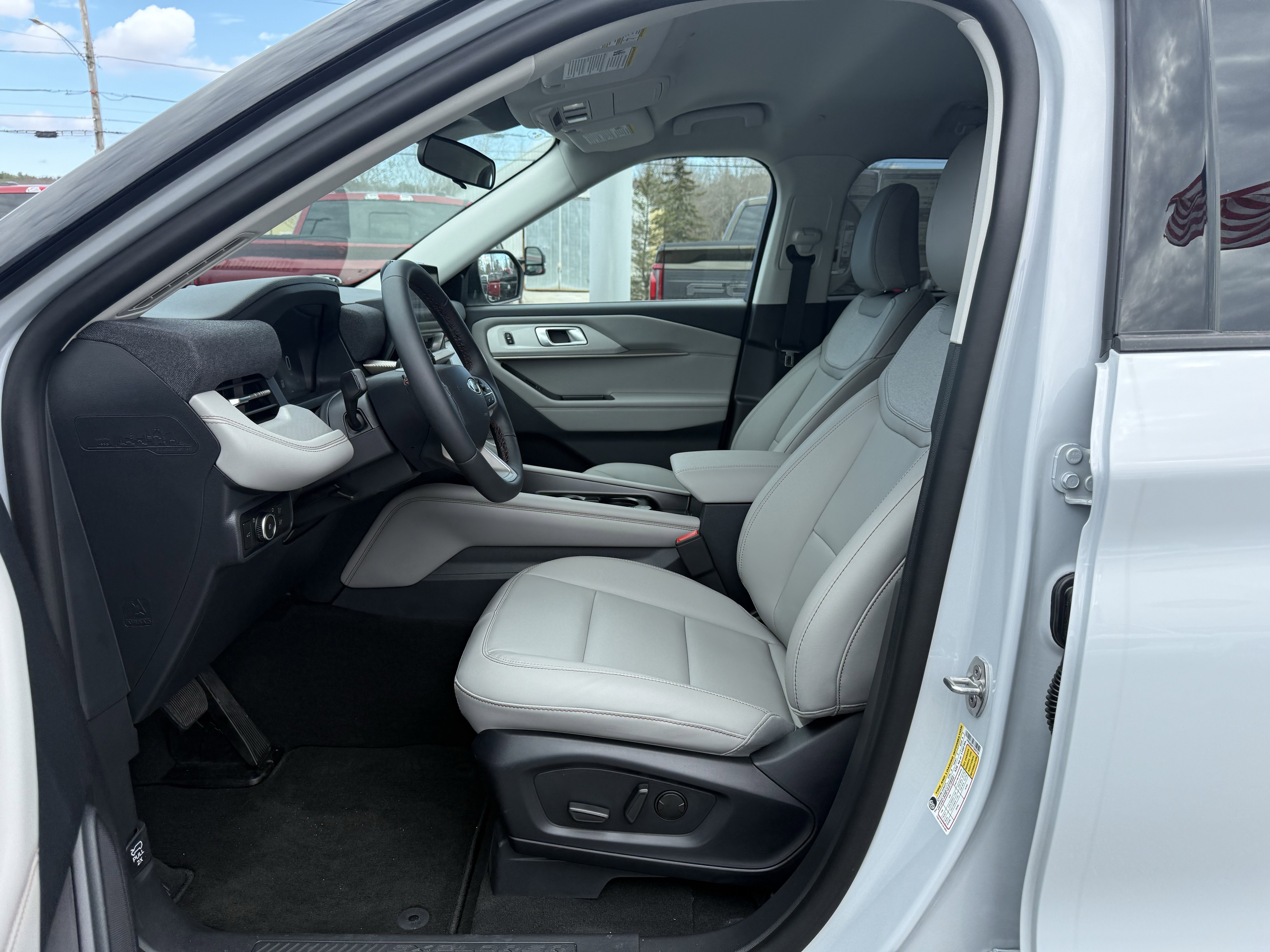 New 2026 Space White Metallic Ford Active image 14