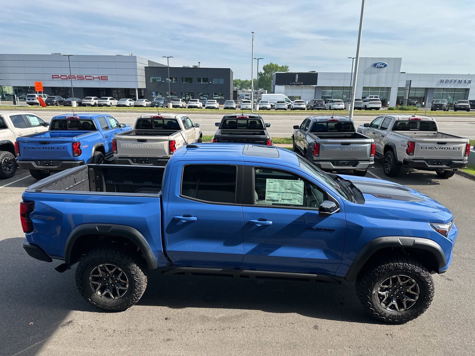 2026 Chevrolet Colorado ZR2 - Photo 4