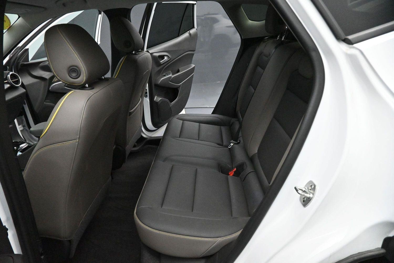 Used 2025 Summit White Chevrolet ACTIV image 27