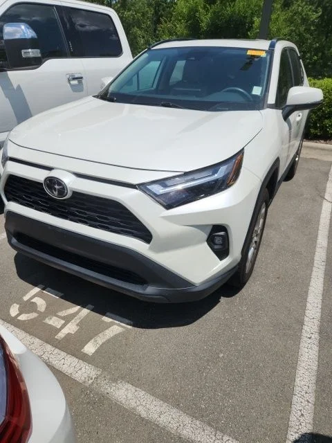 Used 2022 White Toyota XLE Premium image 1
