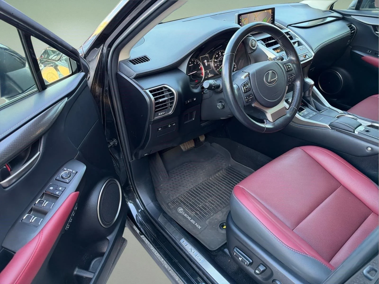 Used 2021  LEXUS  image 15