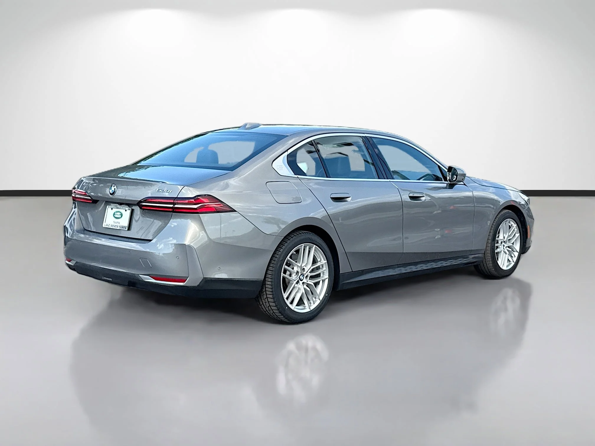 Used 2024 Gray Metallic BMW 530i image 5