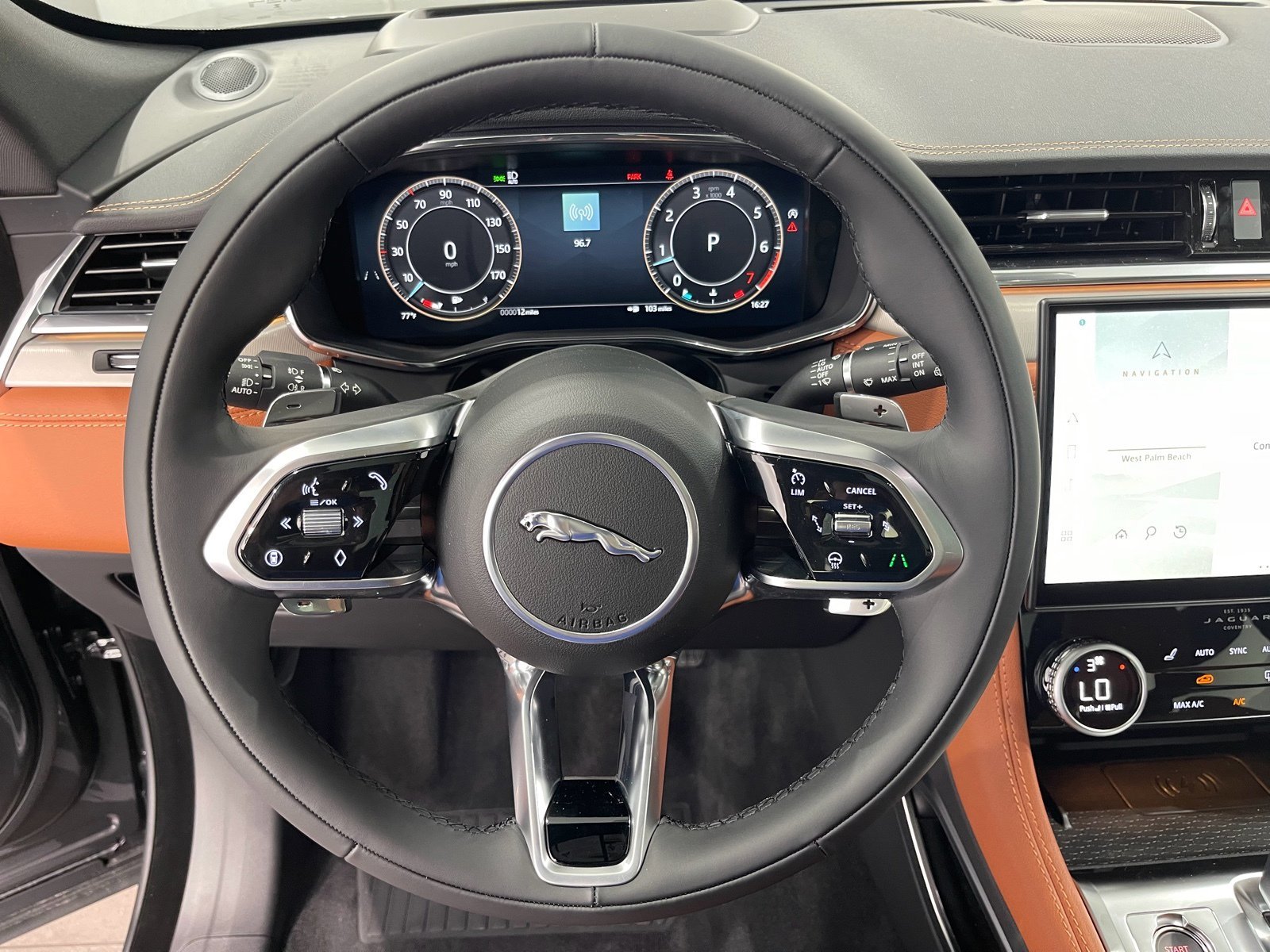 2026 Jaguar F-Pace R-Dynamic S - Photo 15