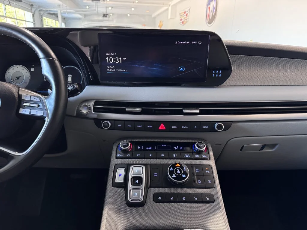 Certified Used 2024 Black Hyundai SEL image 18