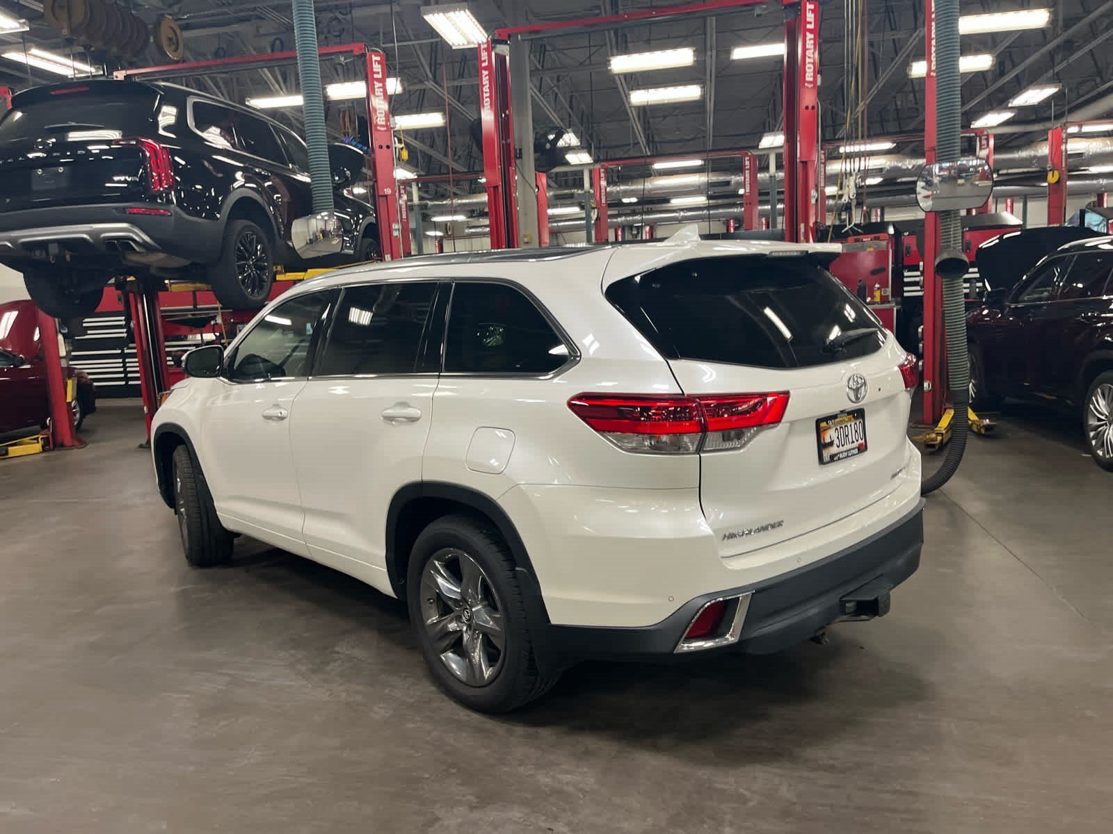 Used 2018 Blizzard Pearl Toyota Limited Platinum image 4