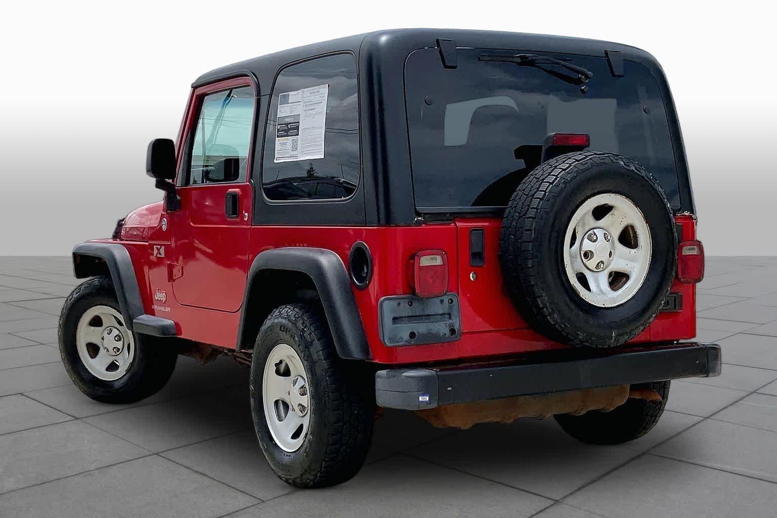Used 2005 Flame Red Jeep X image 11