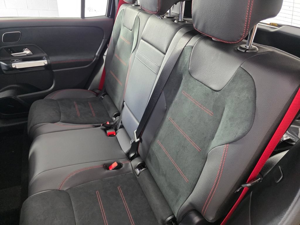 2026 Mercedes-Benz GLB AMG GLB 35 - Photo 32