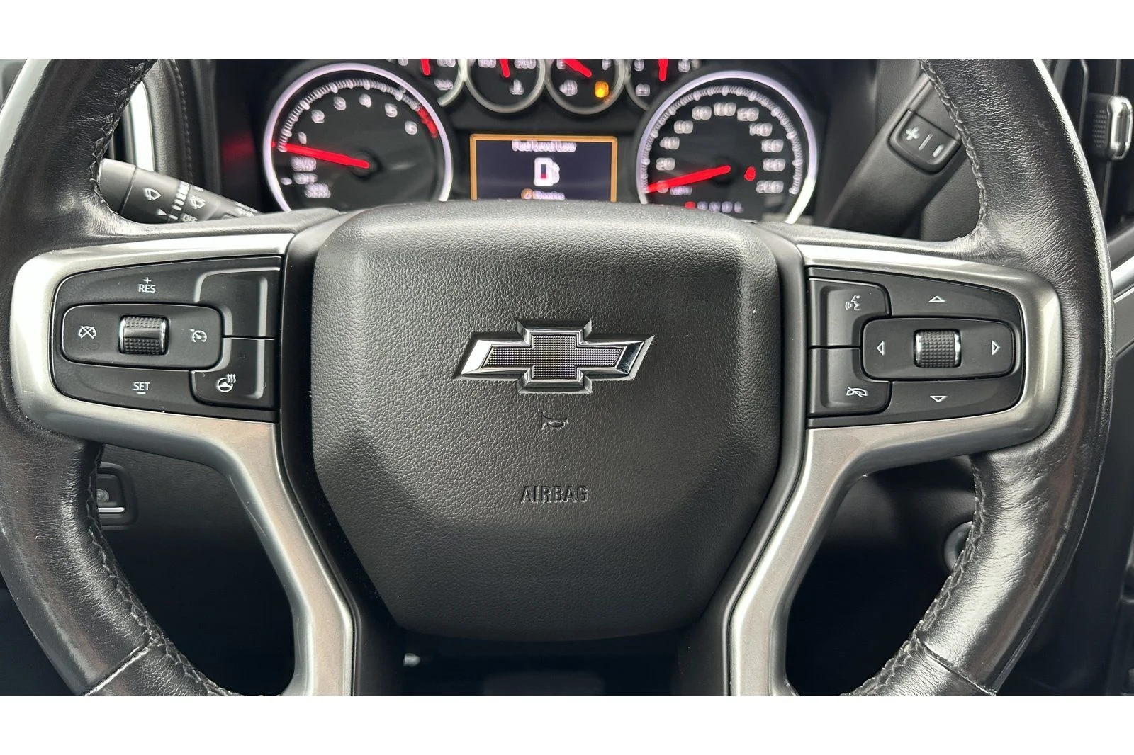 Used 2019  Chevrolet RST image 21