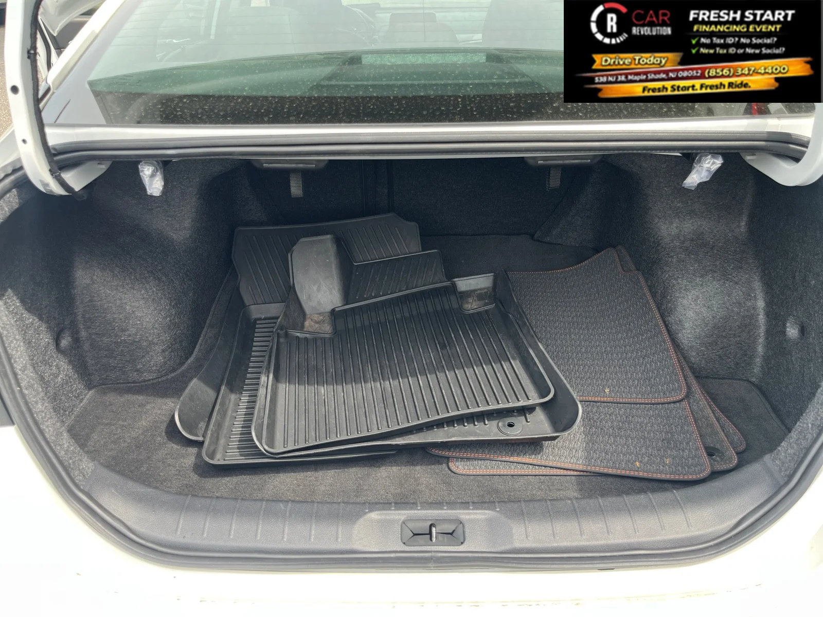 Used 2025 Pearl White Tricoat Nissan SR image 12