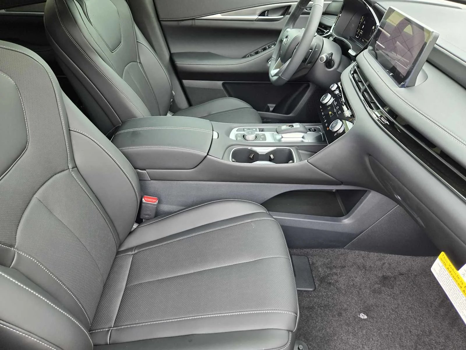 Certified Used 2026 Graphite Shadow INFINITI LUXE image 11
