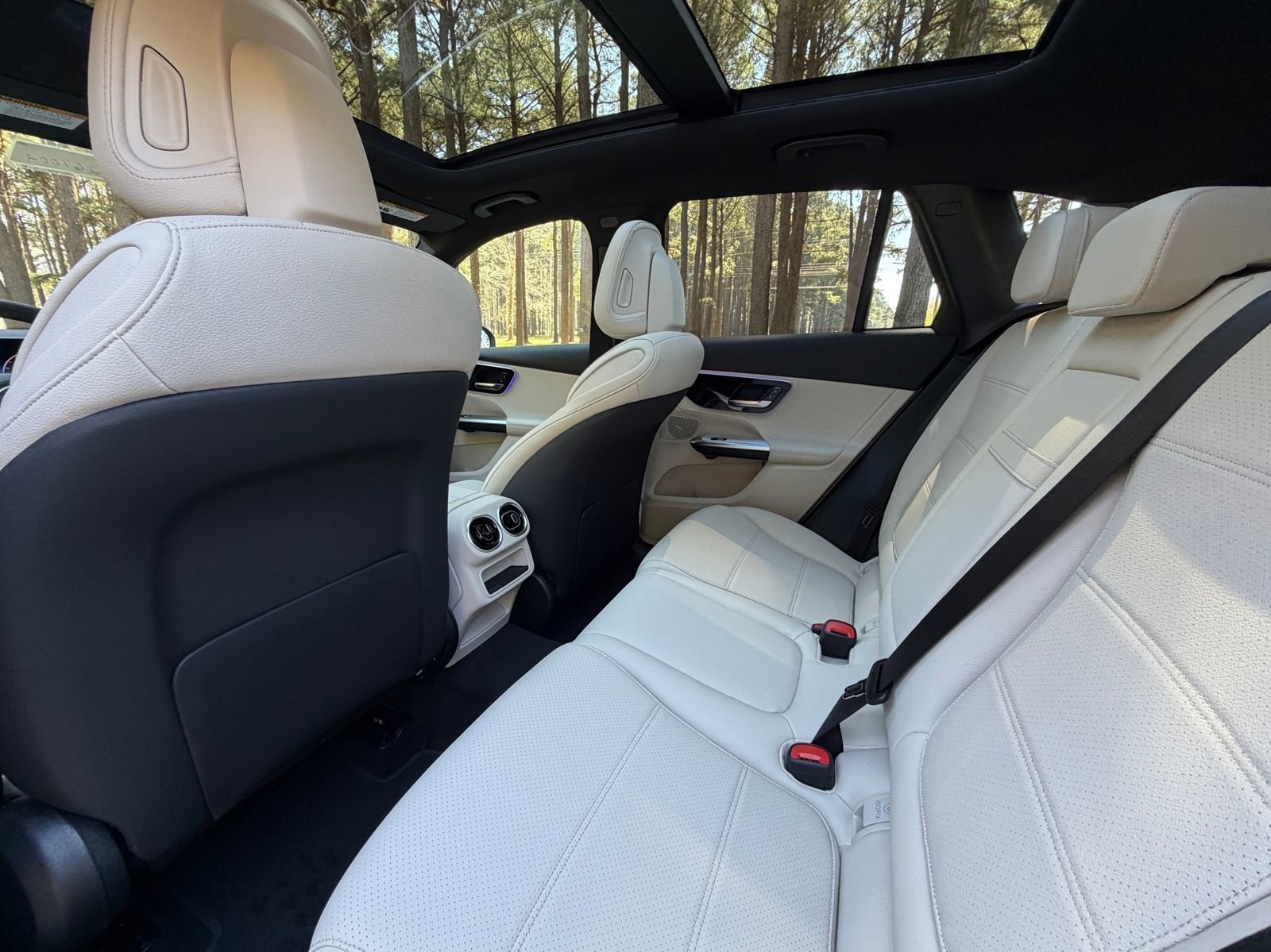New 2026 Starling Blue Metallic Mercedes-Benz GLC 300 image 38