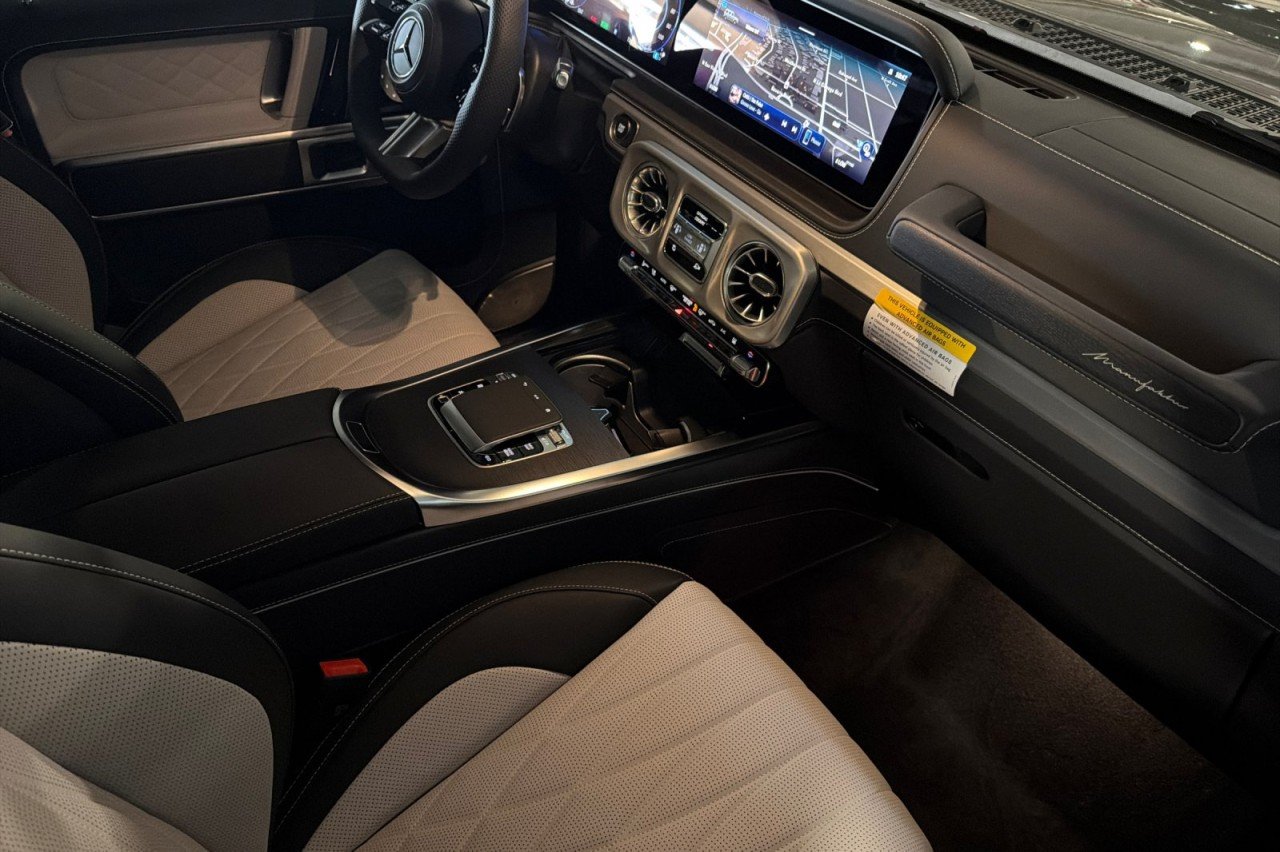 New 2027 MANUFAKTUR Arabian Grey Non- Metallic Mercedes-Benz G 580e SUV image 15