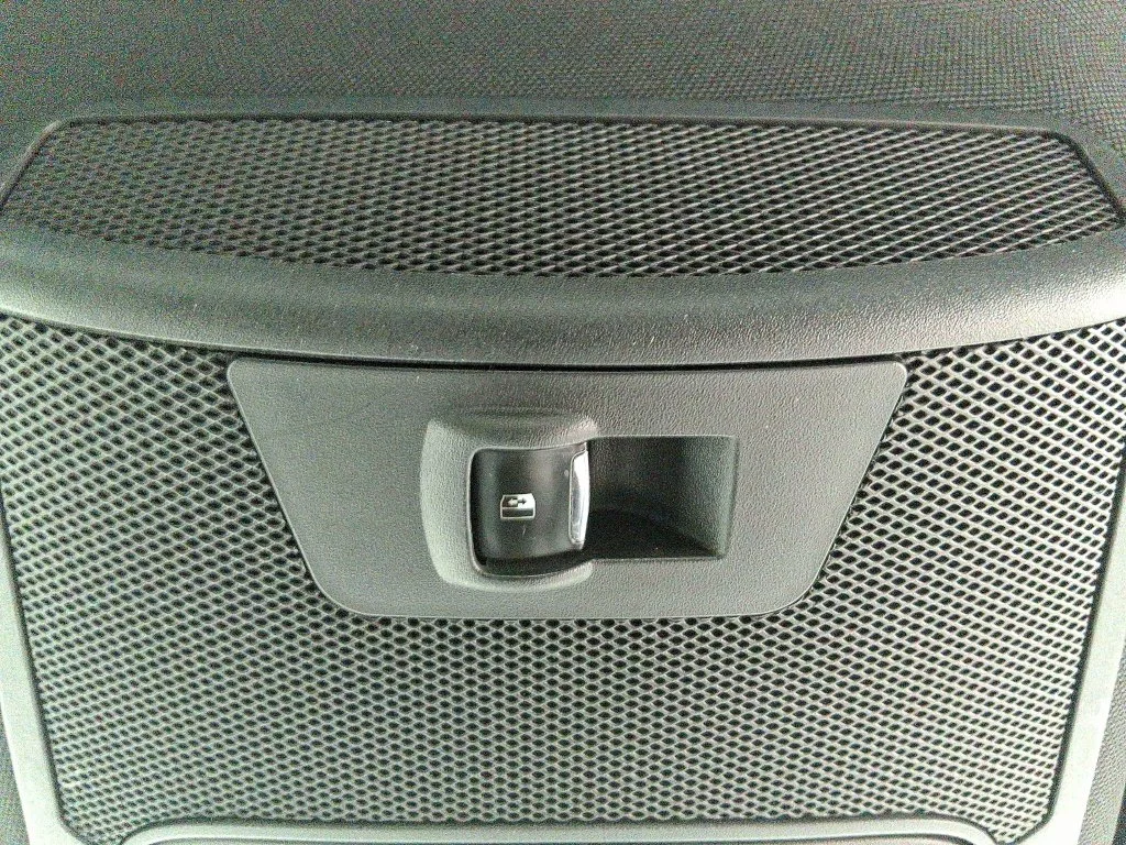 Used 2019 Blue Ford XLT image 36