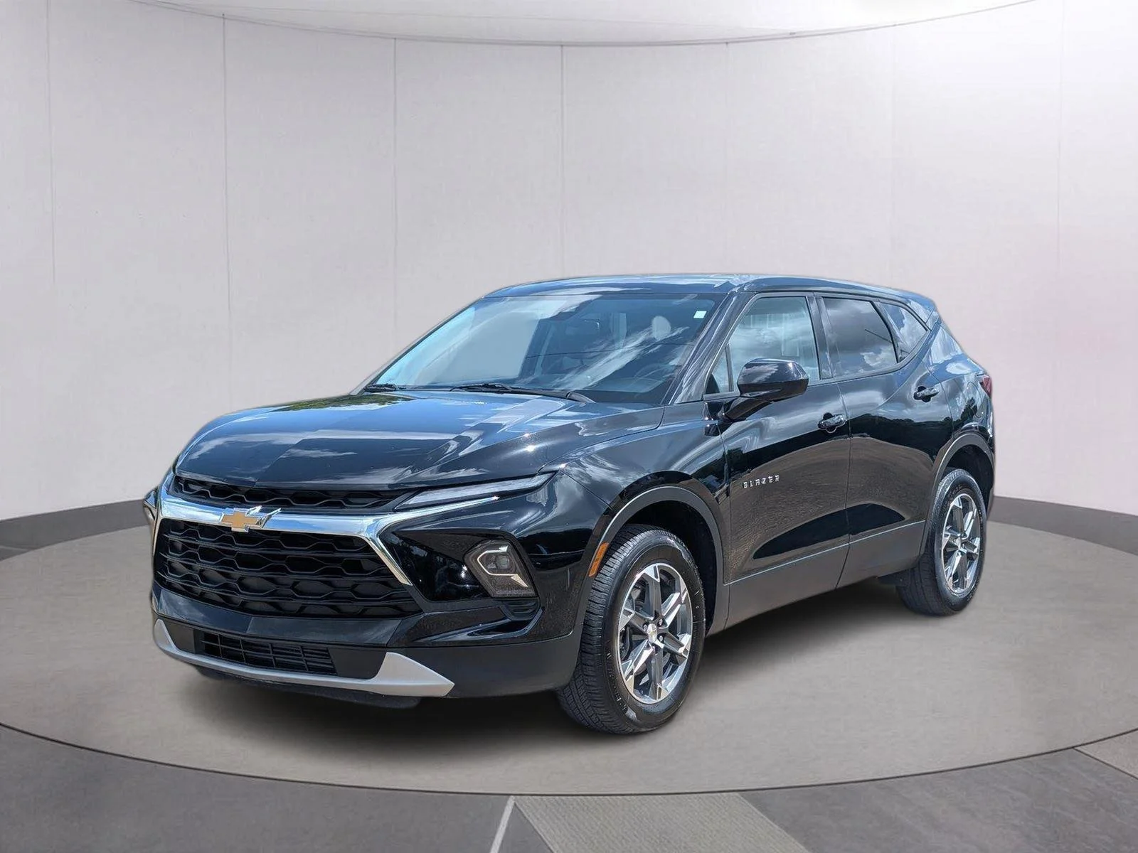 Used 2025 Black Chevrolet 2LT image 1