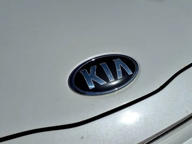 Used 2020 White Kia GT-Line Turbo image 26