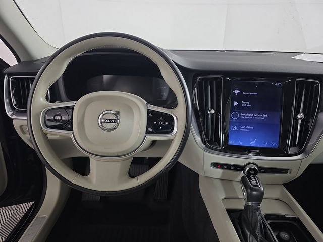 Used 2019 Black / Stone Volvo T5 Momentum image 12