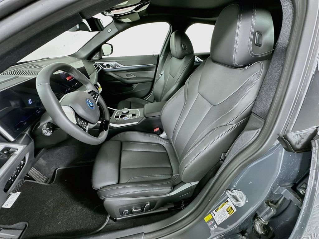 New 2026 Dravit Grey Metallic BMW xDrive40 image 16