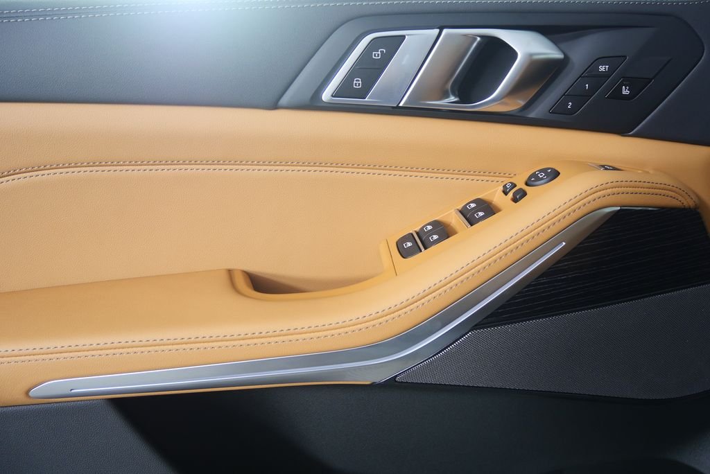 Used 2026 Brooklyn Grey Metallic BMW sDrive40i image 8