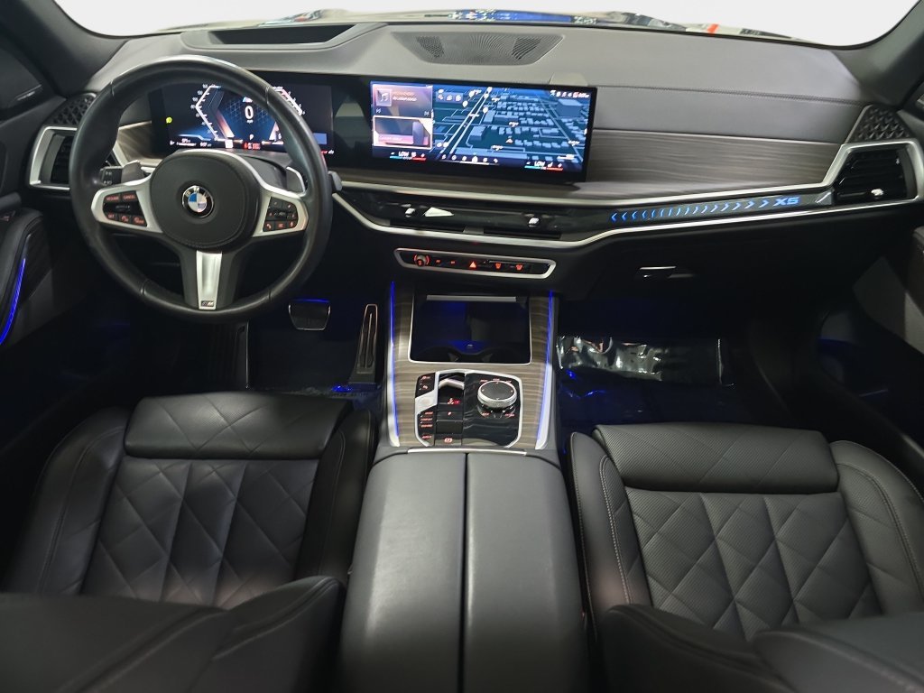 Certified Used 2025 Black Sapphire Metallic BMW sDrive40i image 12