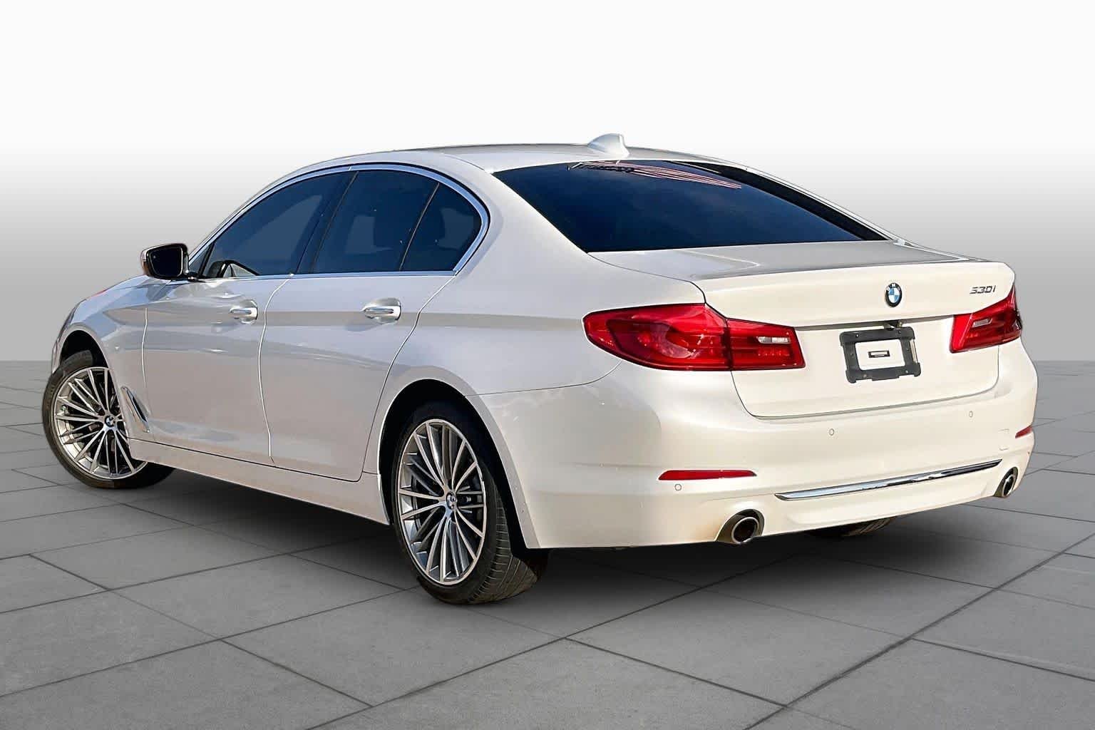 Used 2018 Mineral White Metallic BMW 530i image 11