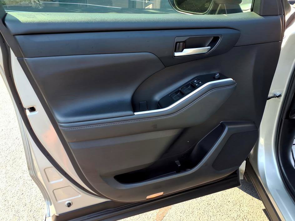 Used 2022 Celestial Silver Metallic Toyota XLE image 16