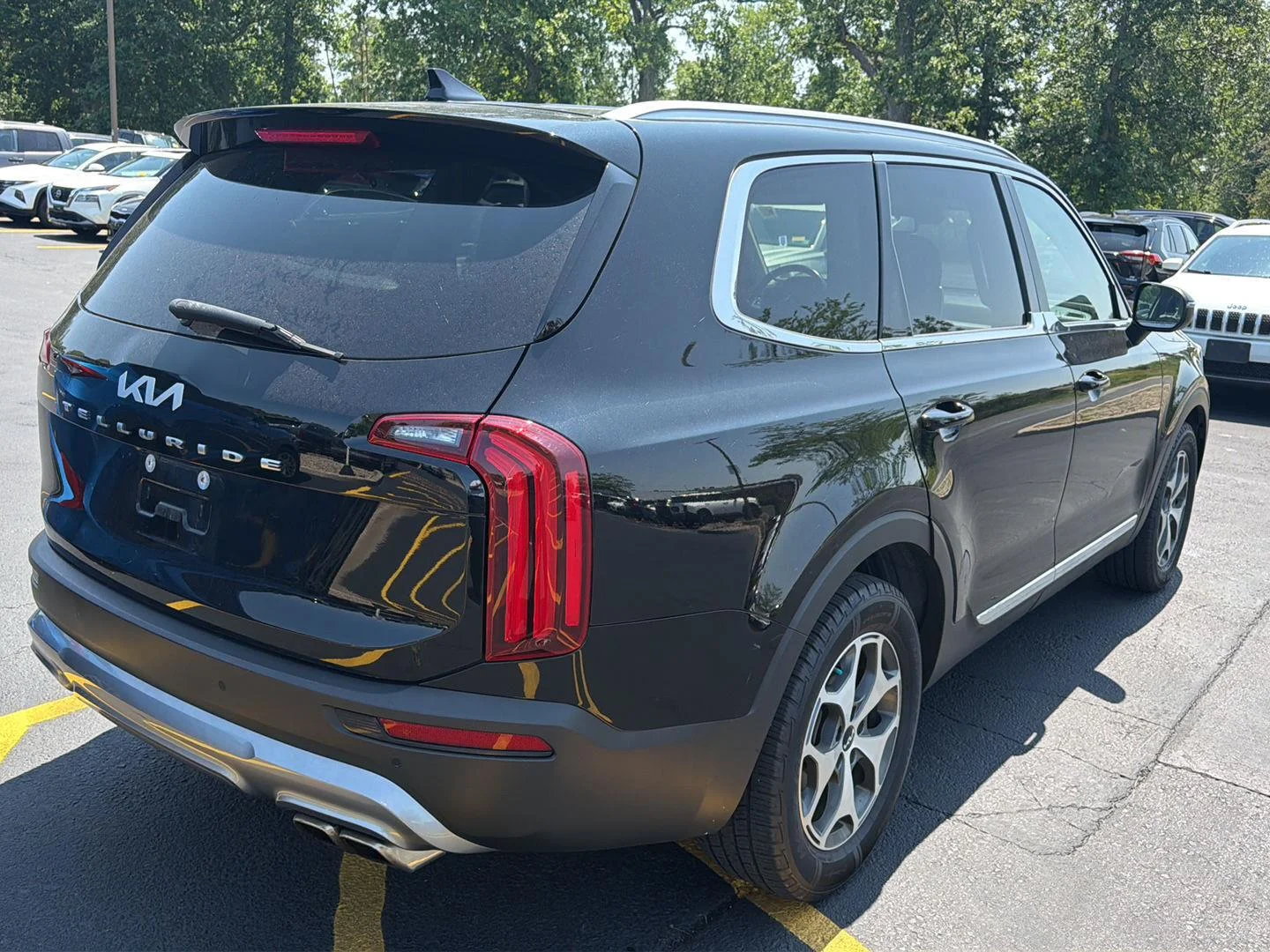 Used 2022 Ebony Black Kia EX image 6