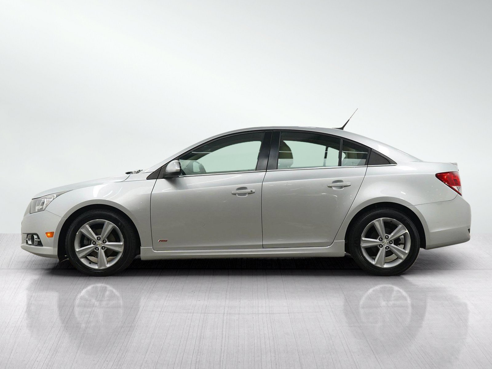 Used 2014 Chevrolet Cruze 2LT with VIN 1G1PE5SBXE7381584 for sale in South Saint Paul, Minnesota