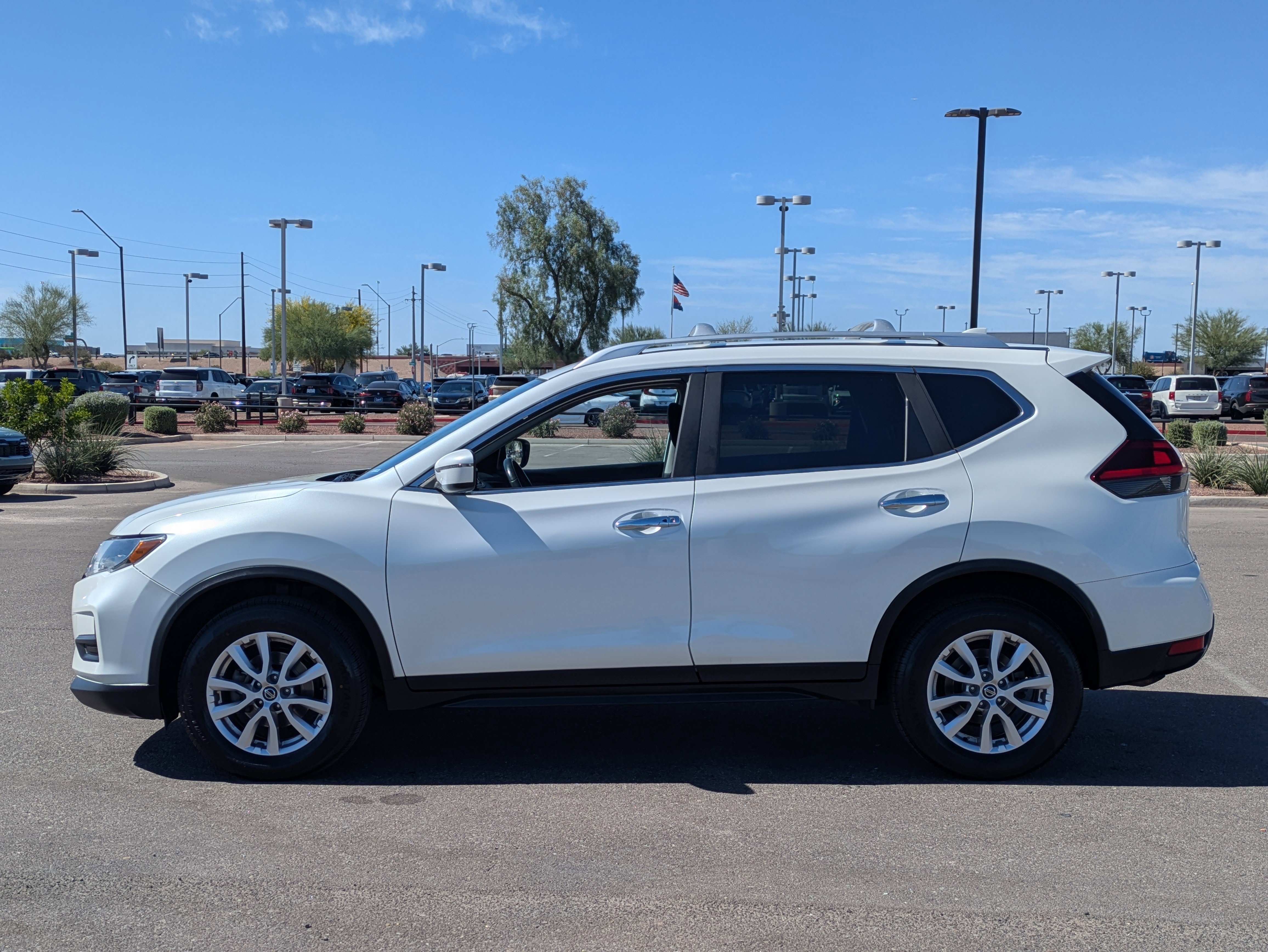 Used 2018 Nissan Rogue SV with VIN KNMAT2MV4JP588166 for sale in Avondale, AZ