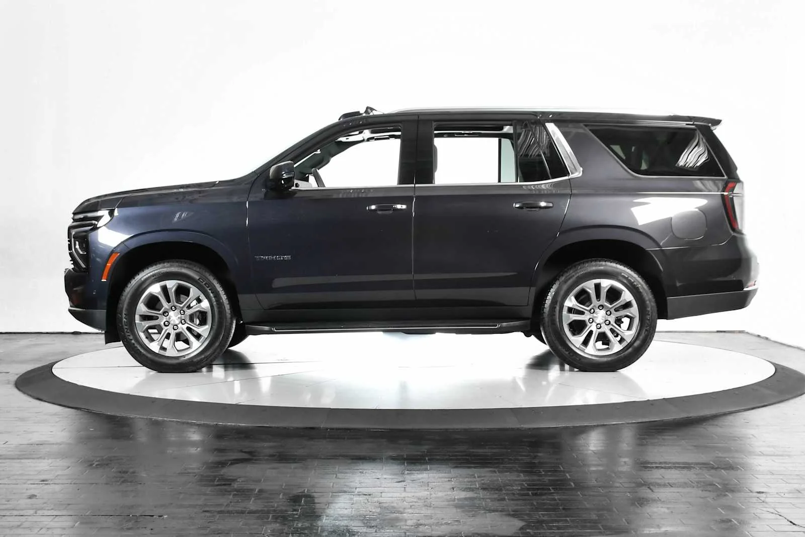 Used 2025 Dark Ash Metallic Chevrolet LT image 2